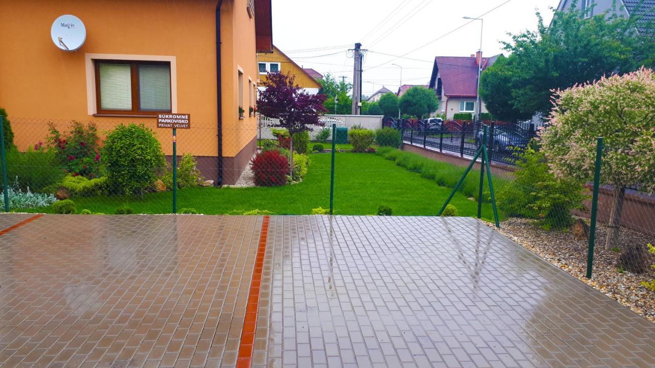 Privat Velvet Guest House Turcianske Teplice Bagian luar foto