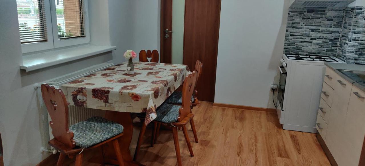 Privat Velvet Guest House Turcianske Teplice Bagian luar foto