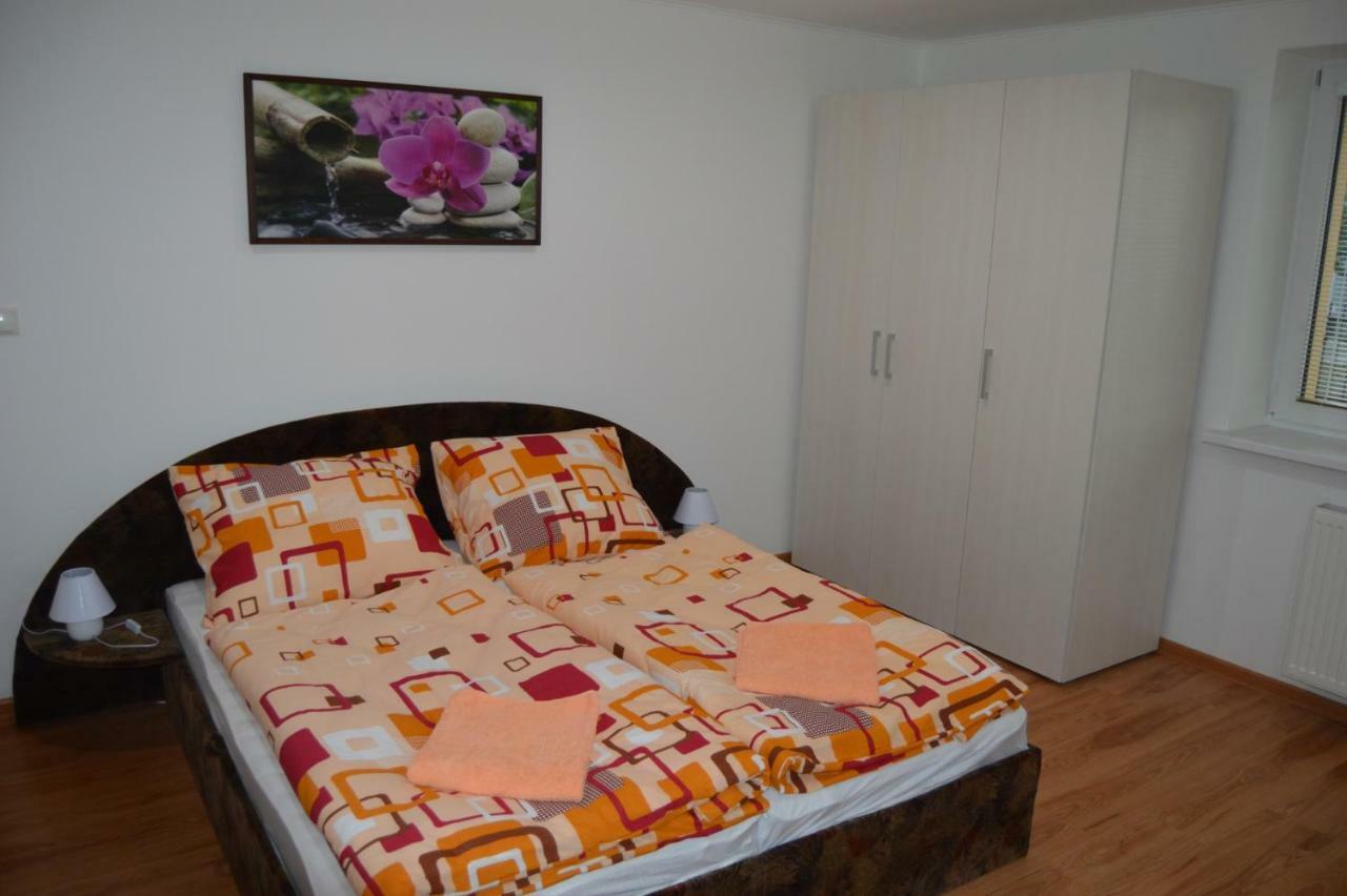 Privat Velvet Guest House Turcianske Teplice Bagian luar foto