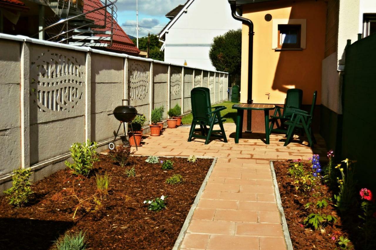 Privat Velvet Guest House Turcianske Teplice Bagian luar foto